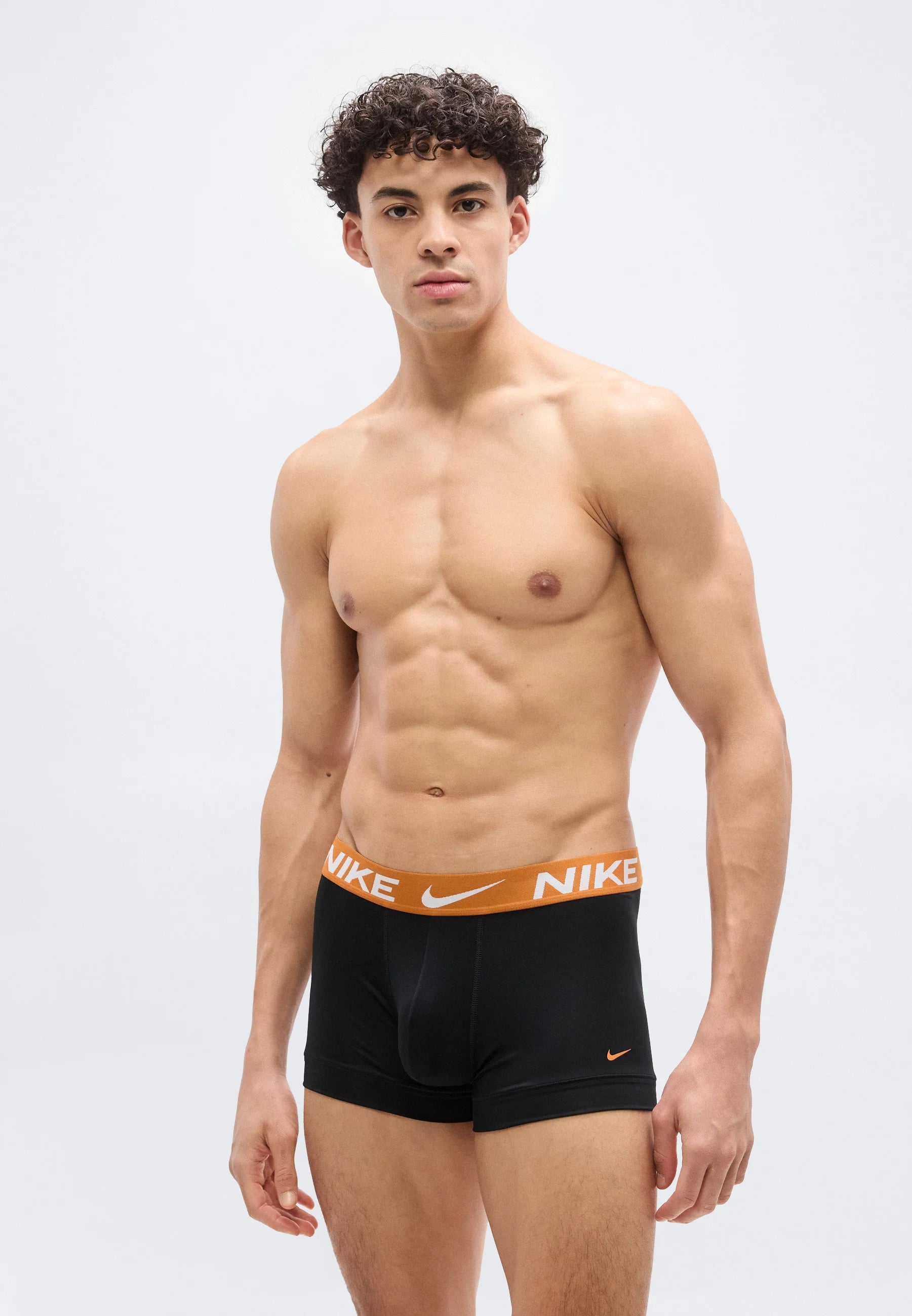 Confezione da 3 bauli intimi Nike: nero, blu brillante, peonia, monarca