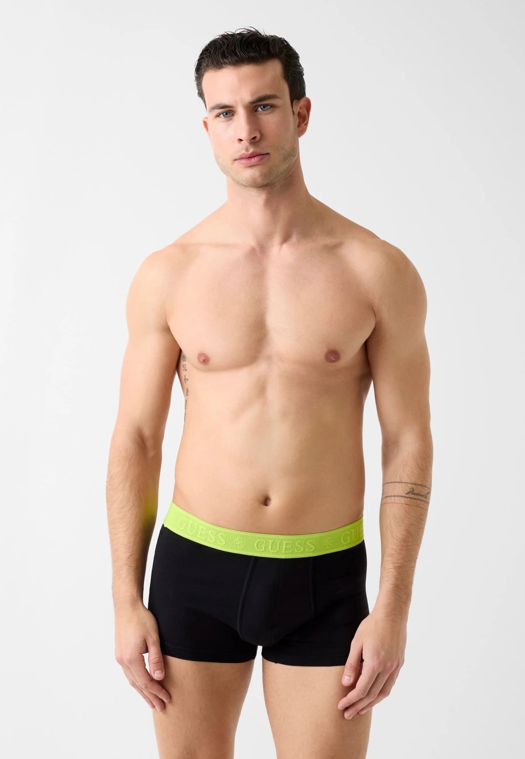 Guess 3er-Pack Unterhosen – mehrfarbige grüne Basis