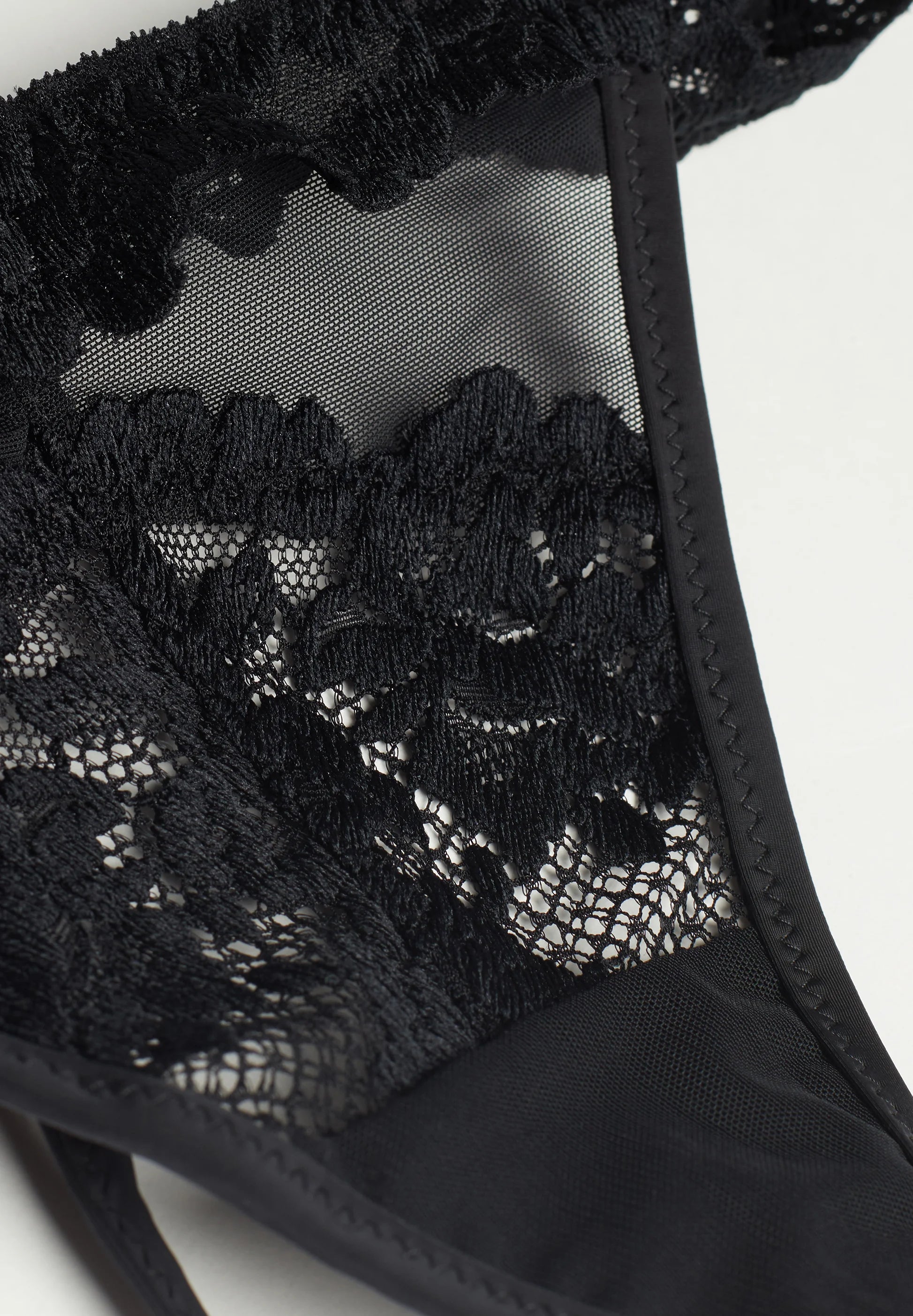 Postranní popruhy k tangám Intimissimi Pretty Flowers – černá