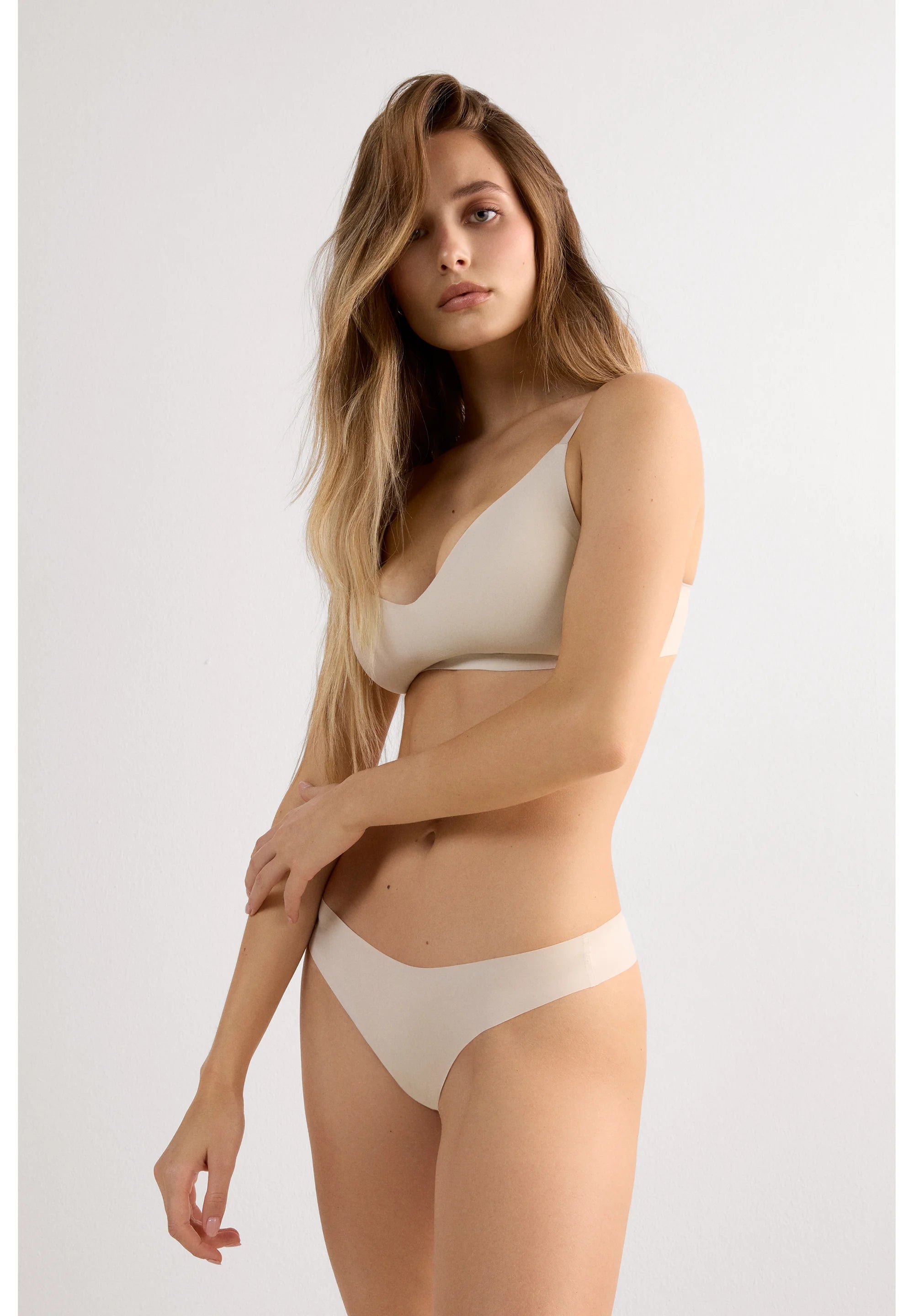 Intimissimi Ultraleichter brasilianischer Tanga – Beige meliert