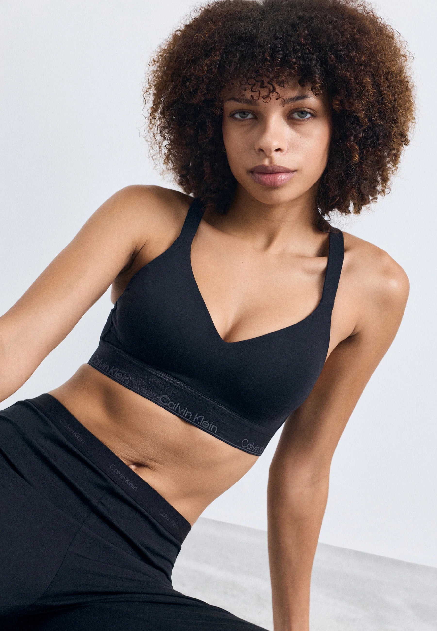 Calvin Klein Lift Bralette Multiway podprsenka bez ramínek – černá