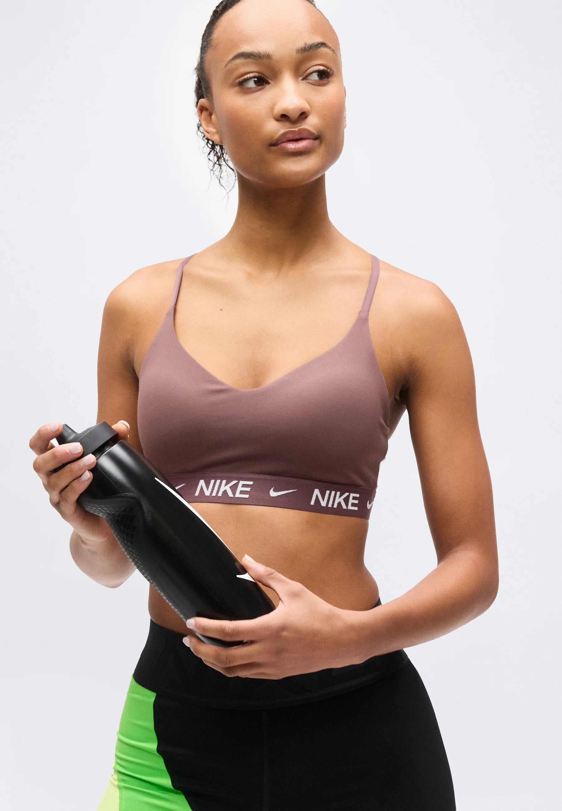 Nike Performance Indy Light Support Soutien-gorge – Tatouage, Blanc