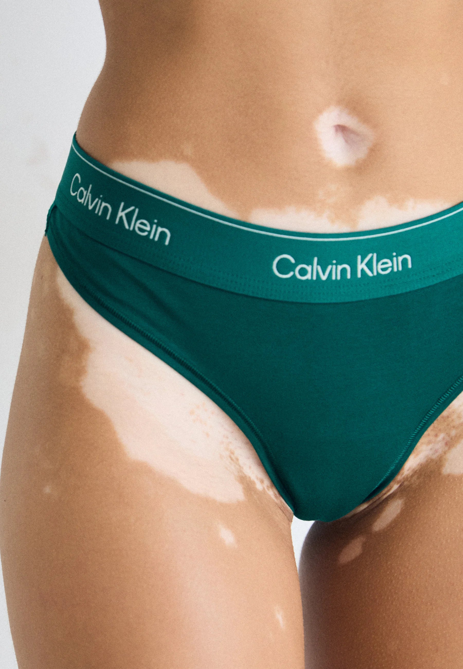 Stringi Calvin Klein Icon – Turf