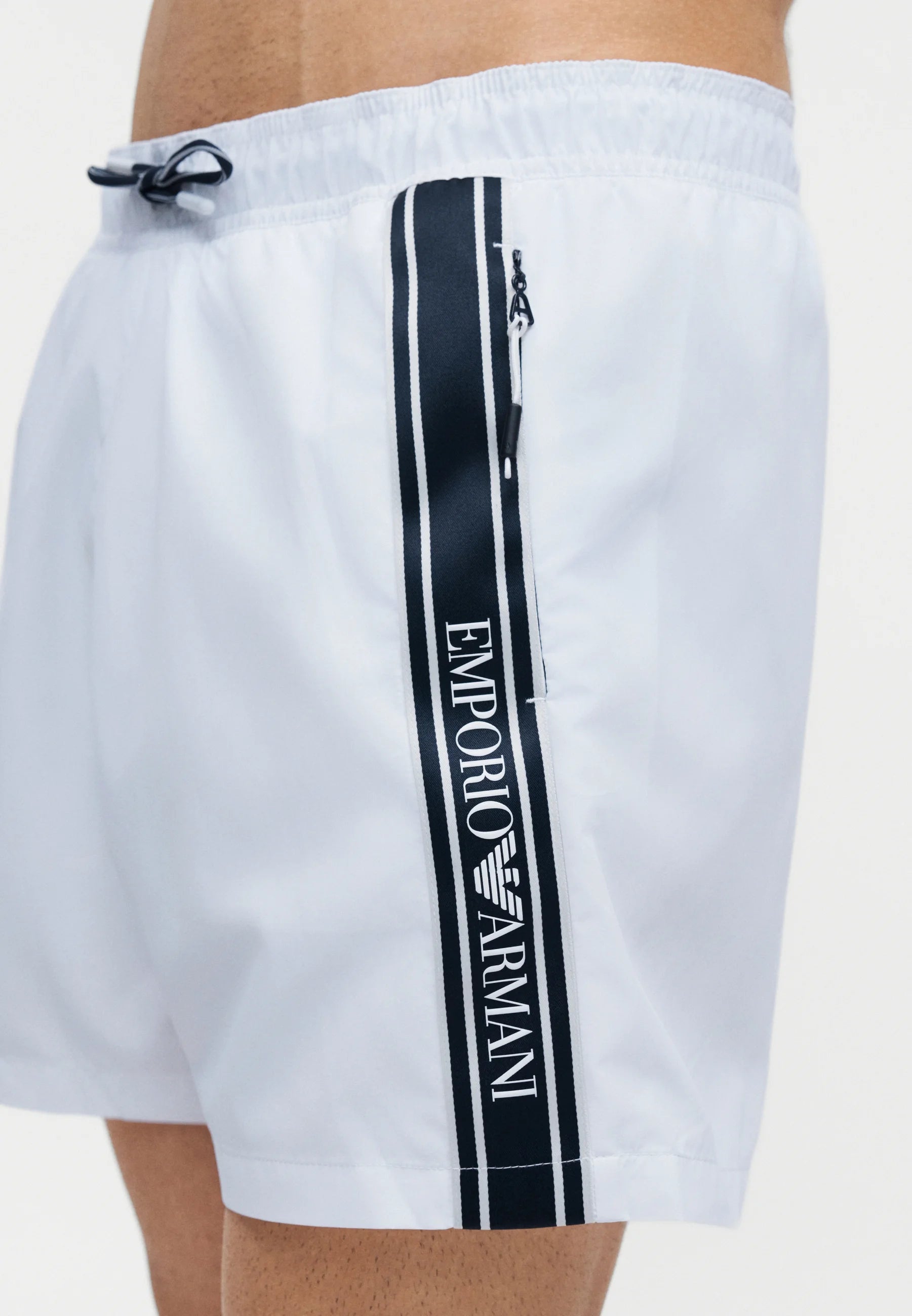 Short de bain Emporio Armani EA7 Logotape – Blanc