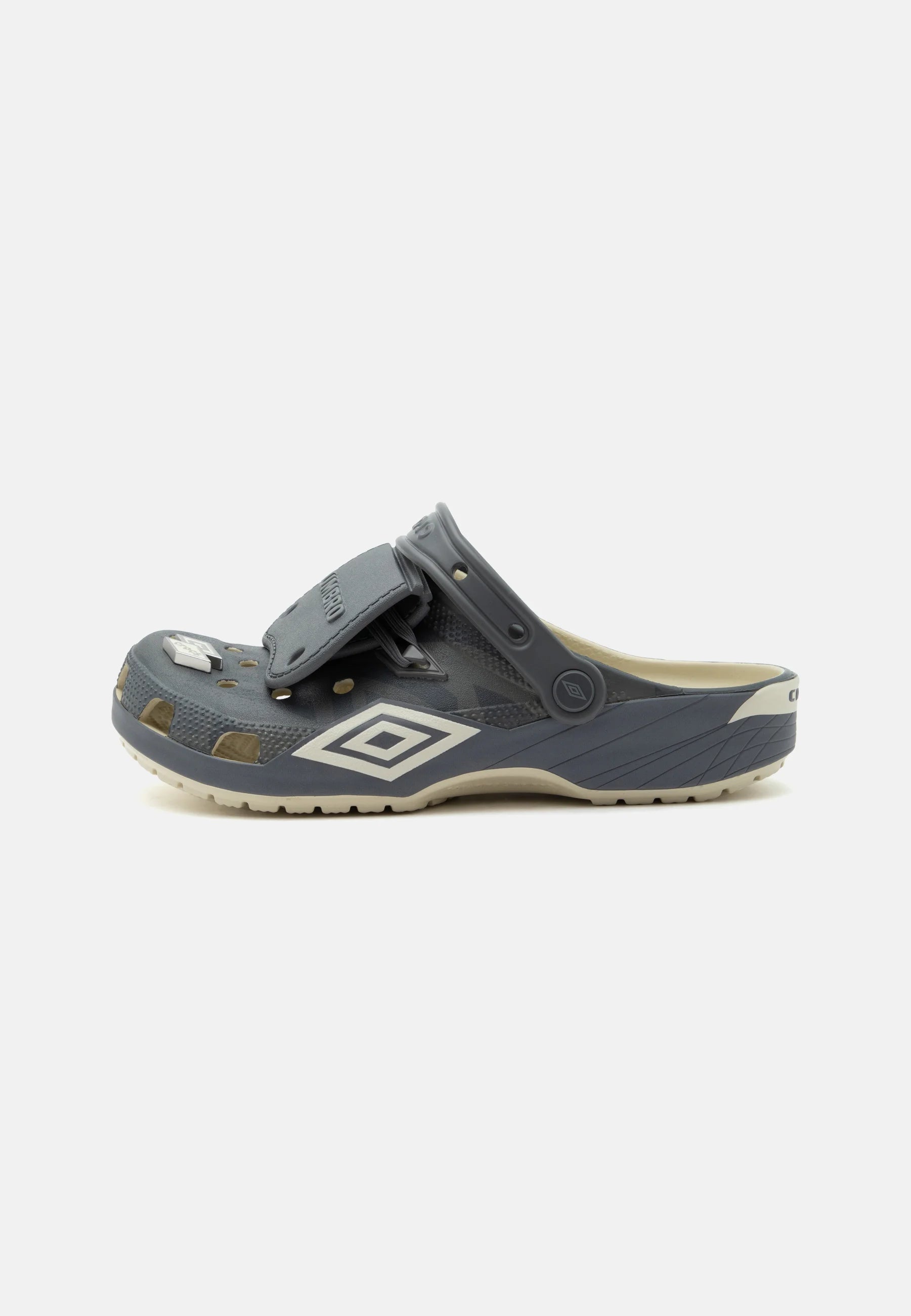 Mules unisexes Crocs Umbro Classic – Os, gris ardoise