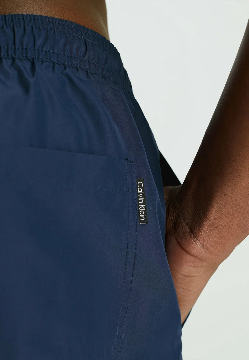 Short de bain graphique Calvin Klein – Navy Iris