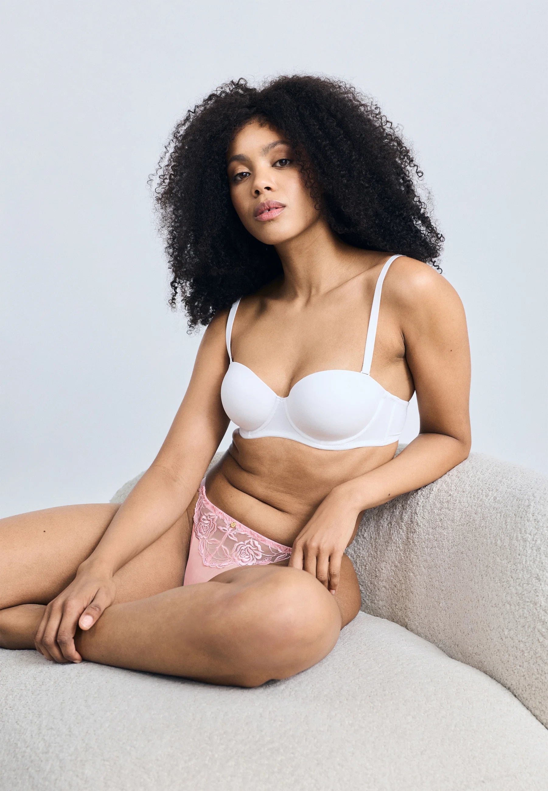 Guess Amelie String en dentelle – Rose